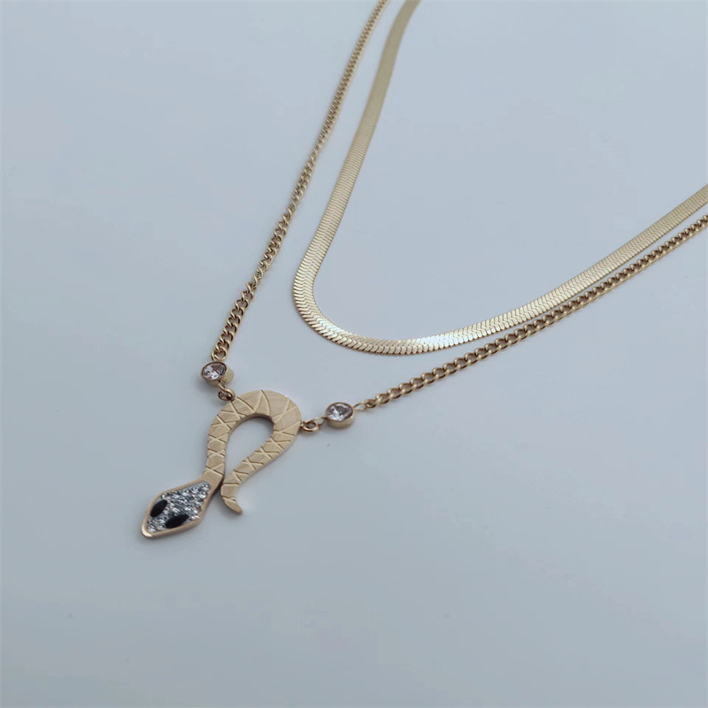 Mode Incrustation Diamant Serpent Pendentif Titane Acier 18k Or Placage Clavicule Chaîne display picture 2