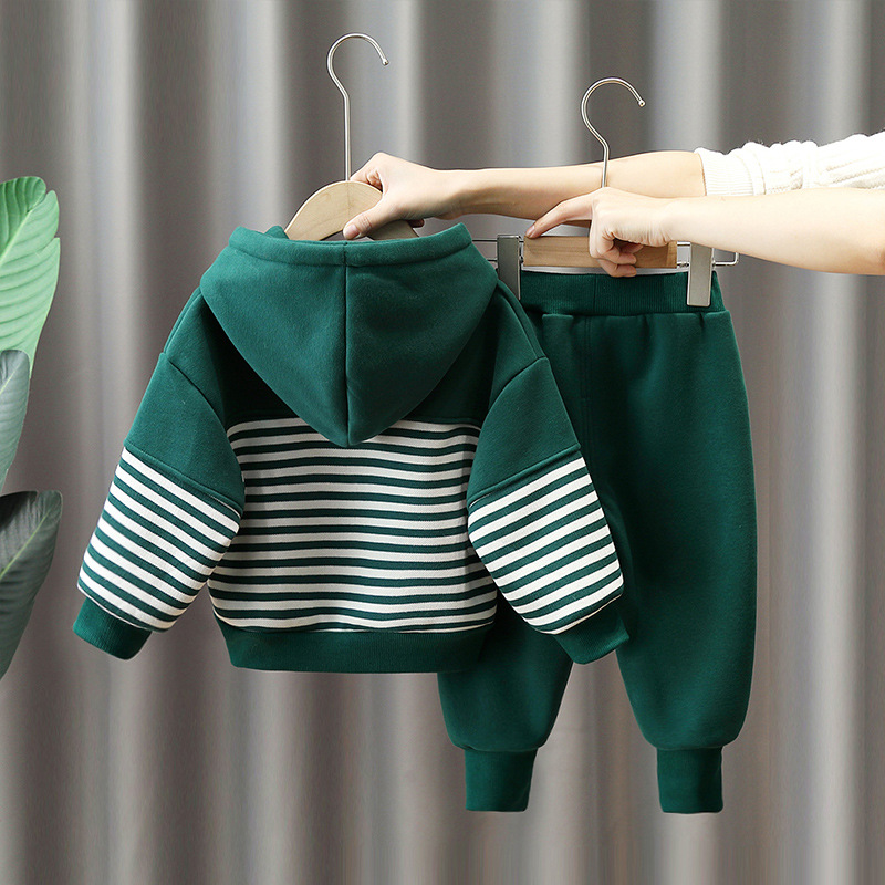 6368 Traje de terciopelo para niños, otoño e invierno engrosado, terciopelo integrado, estilo occidental, nueva ropa de invierno para niños, marea cálida de invierno