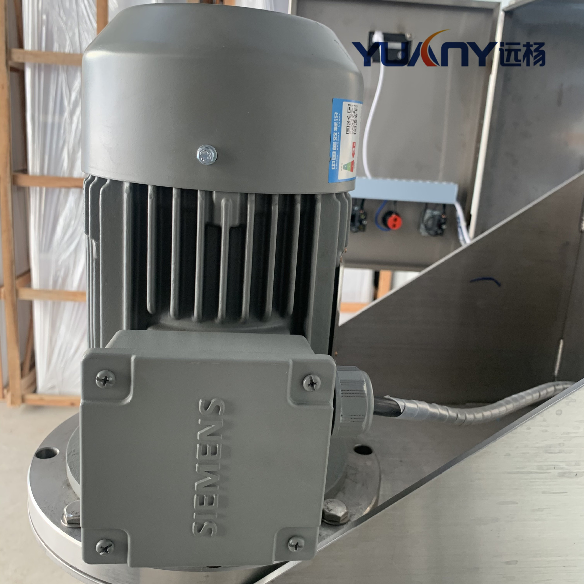 �������������豸�߼��з�ɢ���ʻ�ʵ������Զ���е