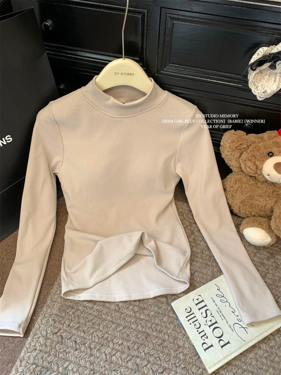 Сатиновый демисезонный длинный рукав, тёплый цветной топ с чашками, slim fit