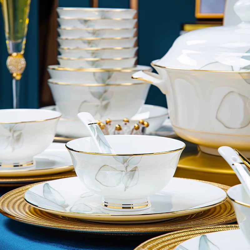 Набор посуды (Chunzhizhi) Jingdezhen фарфор, золотое ободок много предметов набора