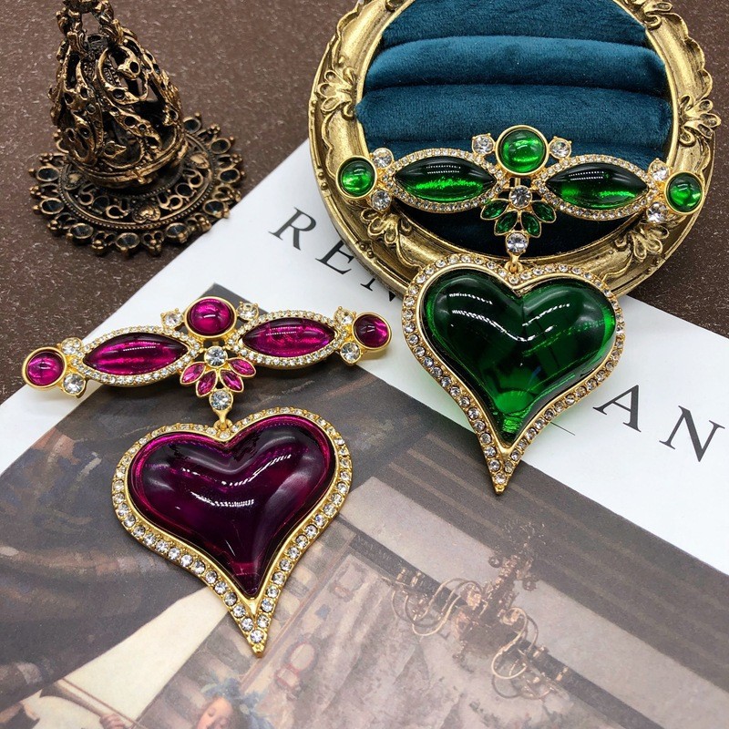 Western Middle Ages Jelly Glaze Purple Green Love Jewel Diamond Brooch Autumn and Winter Fashion All-match Brooch Pin