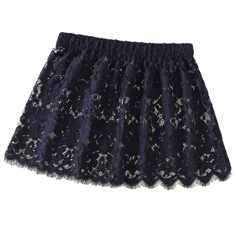 春と秋の衛衣は重ねて着ています。女性は底のレースの半身のスカートのシャツとセーターの偽の裾を着て股のカーテンを隠します。