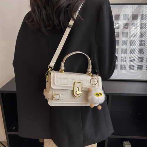 Minimalist Fashion Handbag for Women with Stone Texture Lock Fastener, Tote Bag for Commuting, Unique Retro Single Shoulder Bag