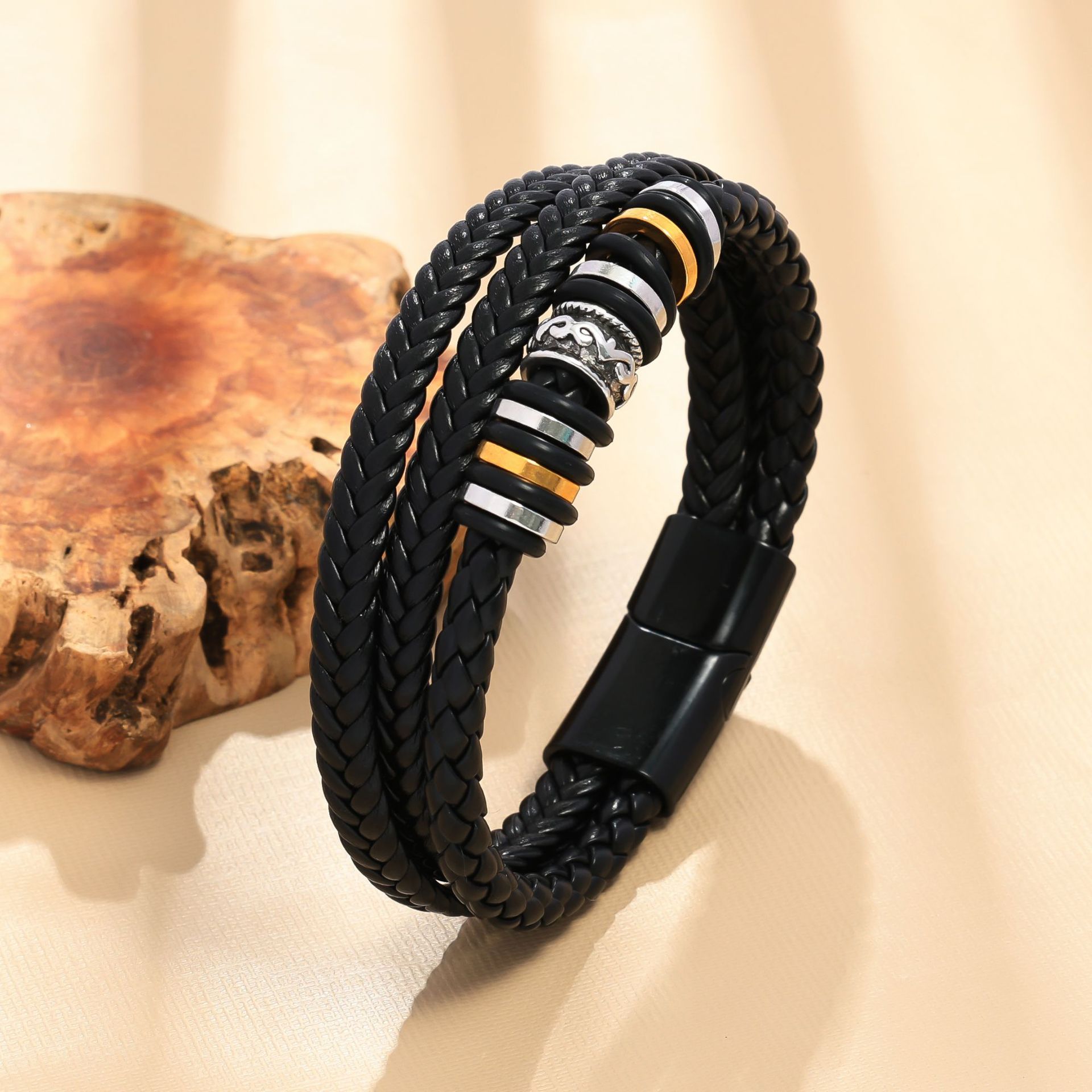 Europa y los Estados Unidos transfronterizos hechos a mano de tres capas de tejido de estilo nacional pulsera de cuero de aleación de moda para hombres pulsera de cuentas