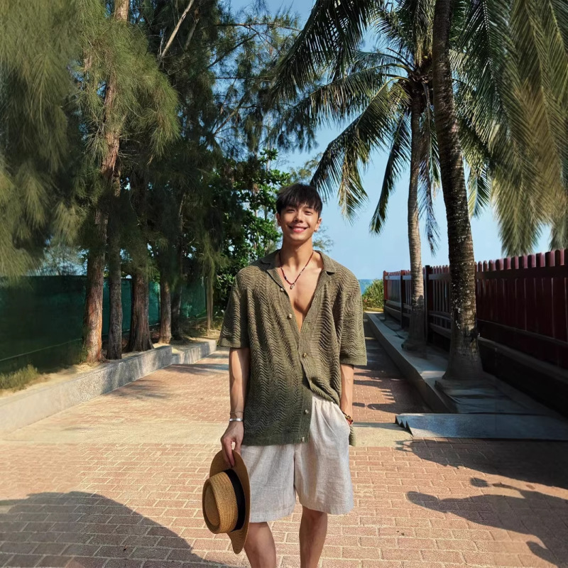 Retro Old Money Style Cuban Collar Hollow-Out Knit Shirt for Men, Hawaiian Beach Wear, Vacation Loose Short-Sleeve Shirt