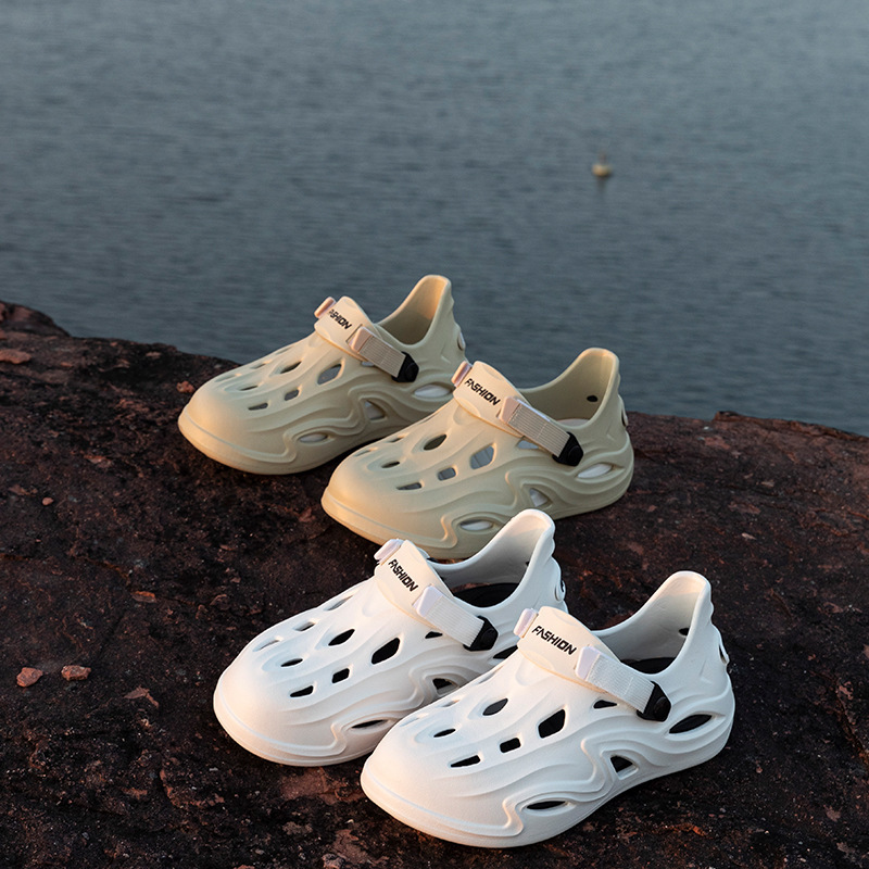 Hole Shoes Men's Summer New Style Outer Wear Non-slip Thick-soled Sandals Casual Sports Shoes Trick Feeling Boys Beach Sandals