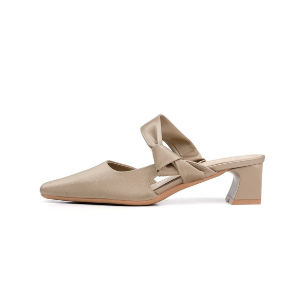 Heel sticker made of soft leather square toe