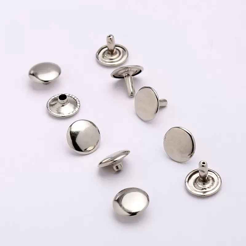 Fabricantes de suministro de 5mm - 12mm de hierro de alta calidad de doble cara remaches sombrero de clavos de clavos de cuero hardware accesorios de ropa