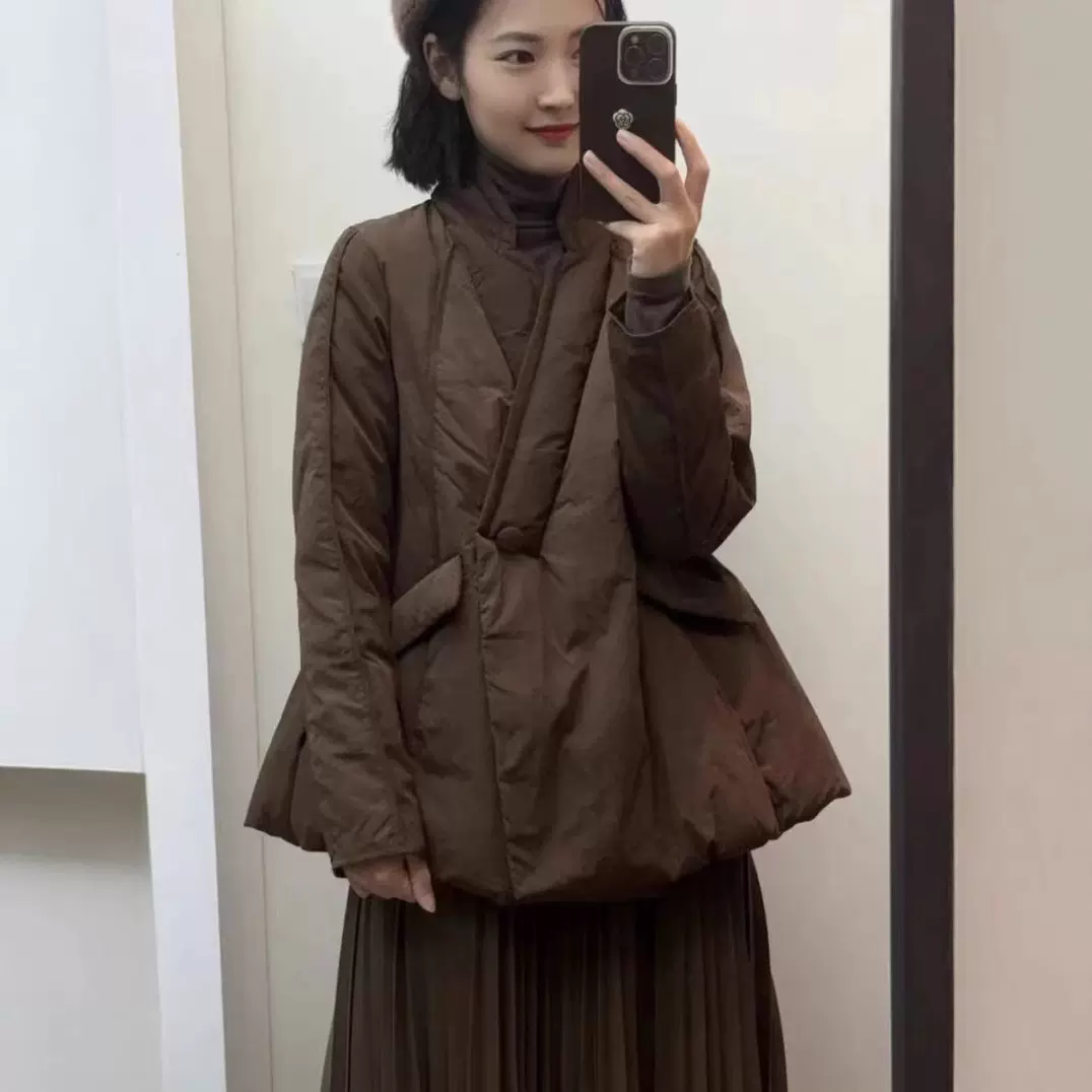 纯色复古羽绒服2024冬季新款休闲保暖设计洋气A字版立领羽绒服女