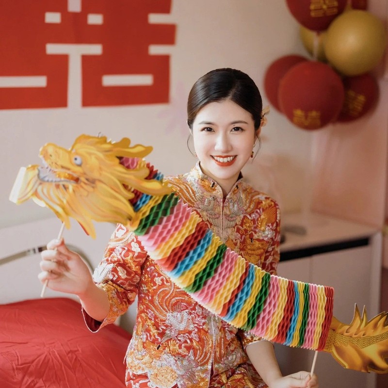 小红书同款结婚剪纸舞龙新娘拍照道具婚礼拉花晨袍接亲游戏伴娘团|undefined