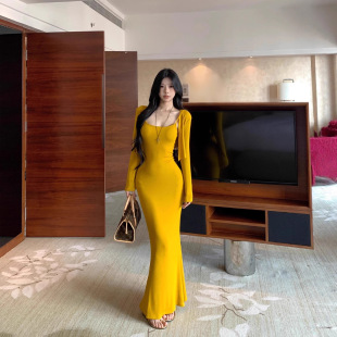 �Sɫ�L���_������Ů�b�＾�������b�����B��ȹ�����~β�Lȹ�ɼ���