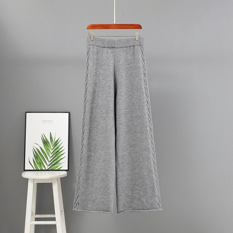 Ensemble pull en maille torsadée épaisse à demi-zip et pantalon large pour femme, collection automne-hiver. Deux pièces de haute qualité, coupe ample._voghion.com
