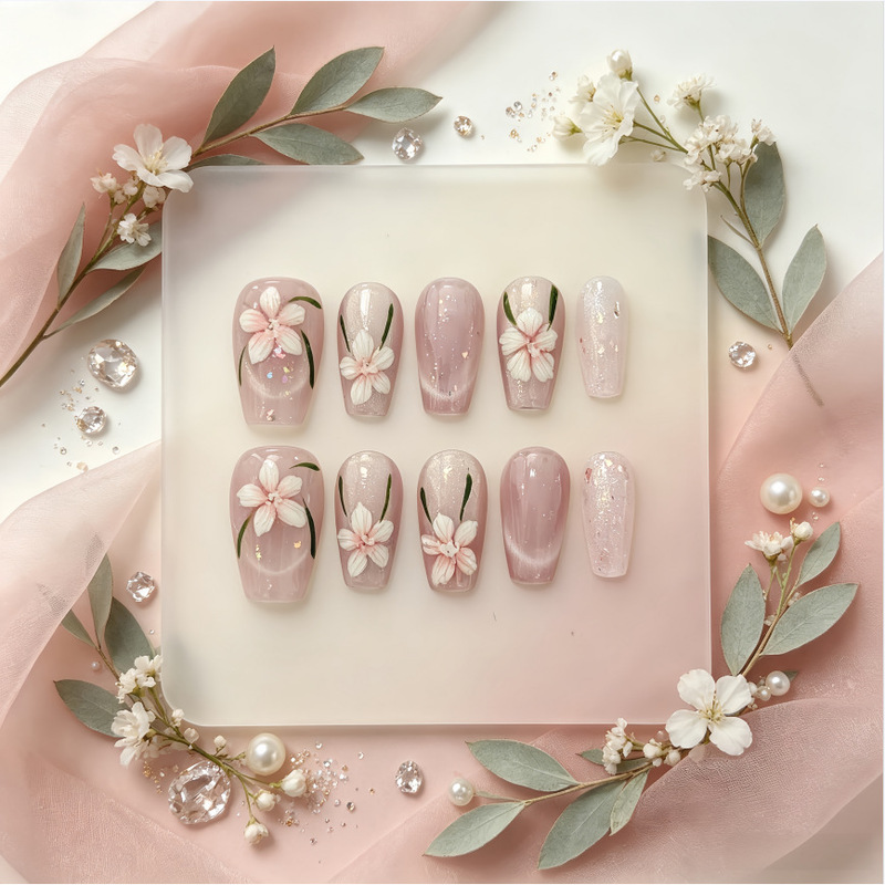 Hand-painted 3D flower nail art with sequins in a purple moonlight cat-eye design, new fresh and stylish short detachable press-on nails Hand-painted 3D flower nail art with sequins in a purple moonlight cat-eye design, new fresh and stylish short detachable press-on nails