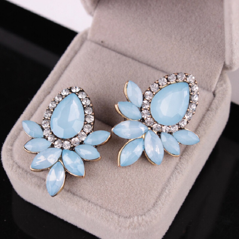 1 Pair Fashion Leaf Water Droplets Alloy Plating Inlay Artificial Diamond Women's Ear Studs display picture 3