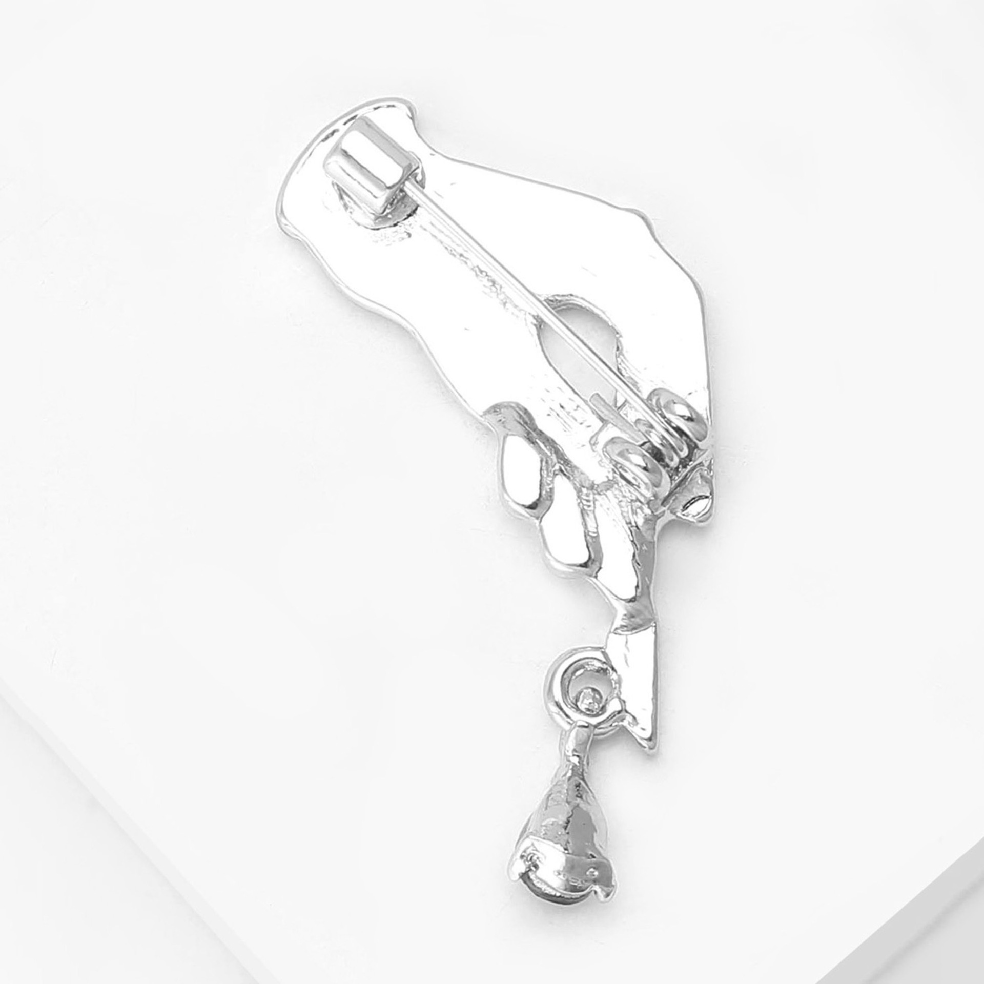 Creative Alloy Enamel Brooch Surgical Knife Medical Series Unisex Clothing Brooch Accessory Pin: BR5565