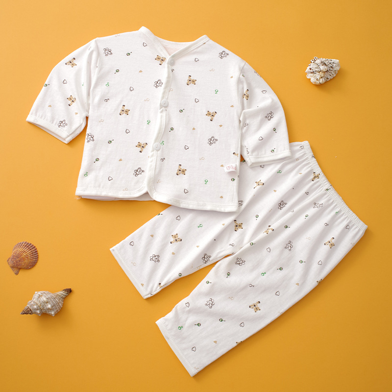 2023 primavera y verano Nueva Ropa interior de dibujos animados para el hogar hombres y mujeres traje de recién nacido Cuatro Estaciones de una sola cara Botón de algodón ropa de bebé