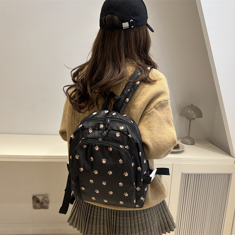 2024 Mochila de empalme de viento de Mori, pequeña mochila de chicas frescas, mini mochila de compras simple