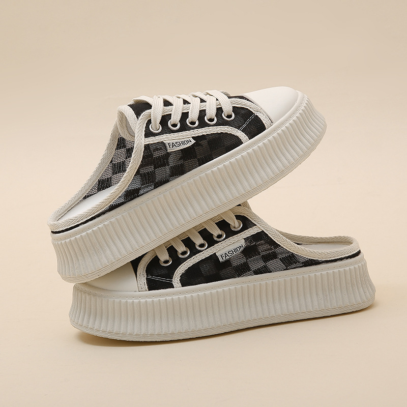 Τα γυναικεία εξωτερικά ενδύματα με διχτυωτές μύτες και μισές παντόφλες είναι μοντέρνα το καλοκαίρι του 2023, νέες χοντρές σόλες, χωρίς τακούνι και λευκά παπούτσια για τεμπέληδες_voghion.com