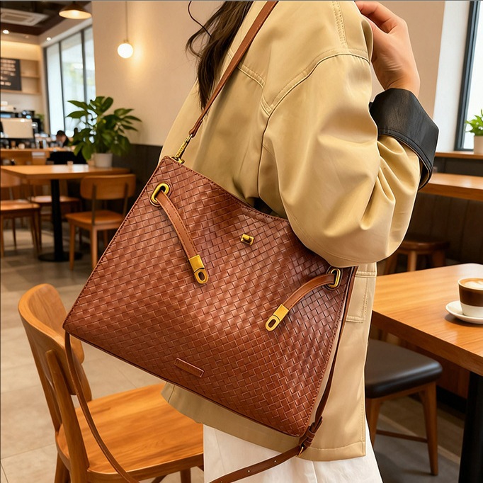 Bolsa de tejido de comercio exterior transfronterizo de mujeres alta sensación de brazo bolso de viaje universal bolso de hombro de gran capacidad mochila