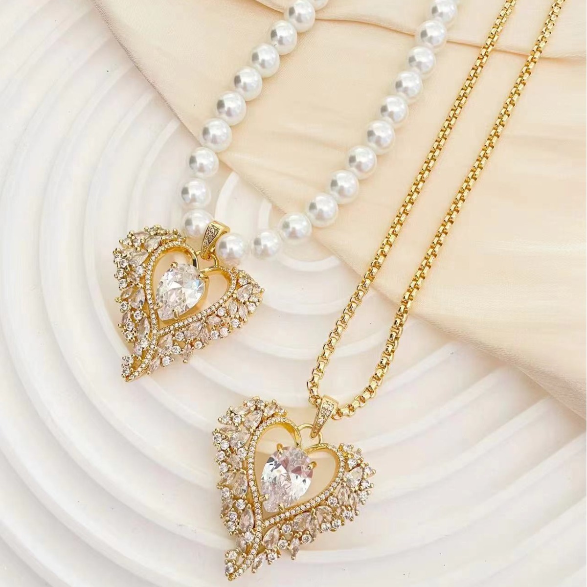 Copper Chain Material 1 Piece Quantity Retro Sweet Heart Shape Zircon Artificial Pearl Copper Wholesale Pendant Necklace