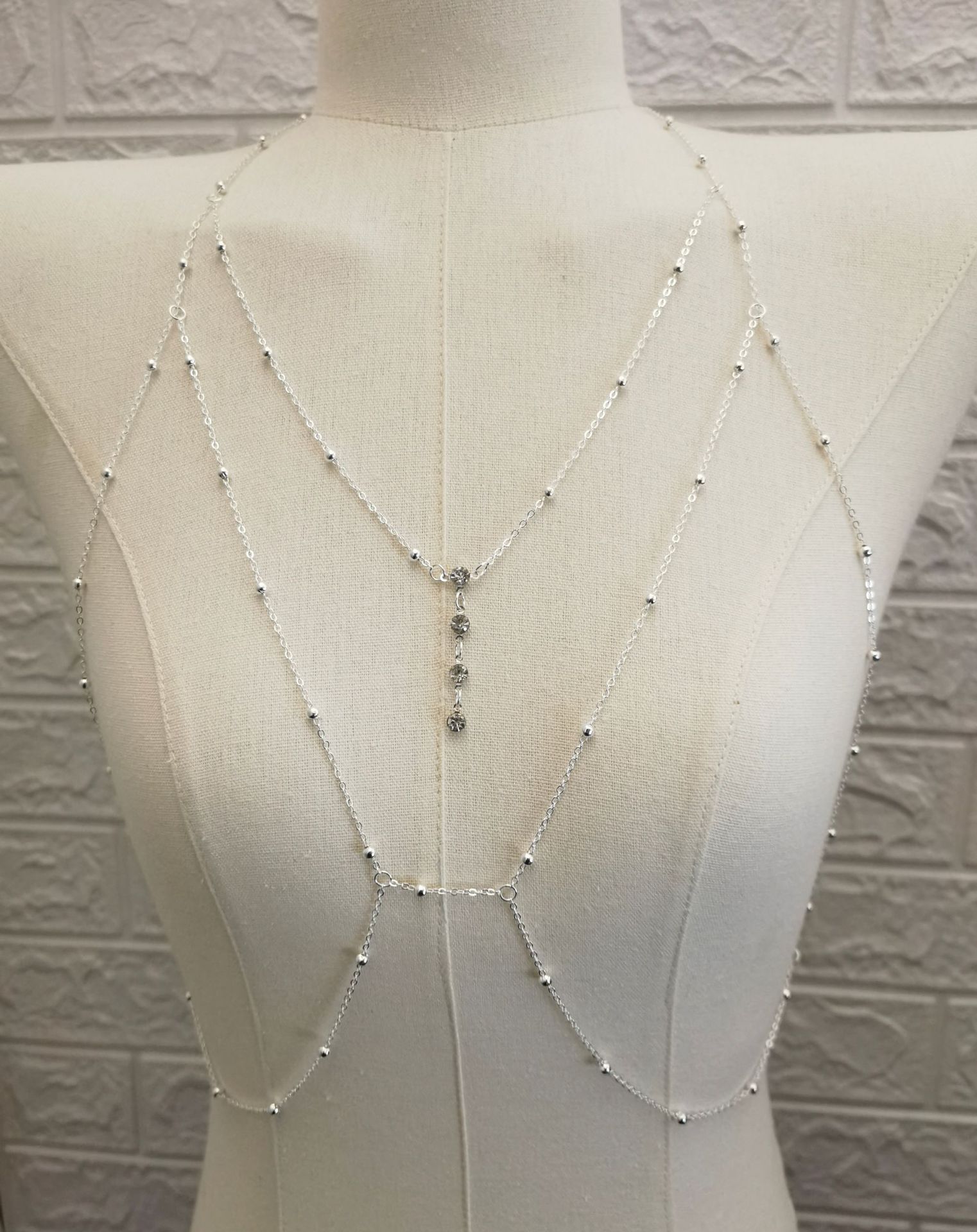 En stock europeo y americano flash diamante bikini cuerpo cadena sexy diamante pecho cadena joyería mujer playa fotografía ropa Accesorios