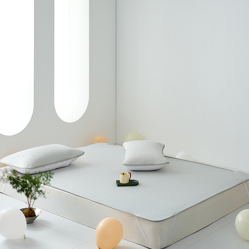Summer 100% Nylon Ice Silk Cooling Sandwich Mat for Student Dormitory, Single Mat, Machine Washable, Soft Cooling Mat Wholesale