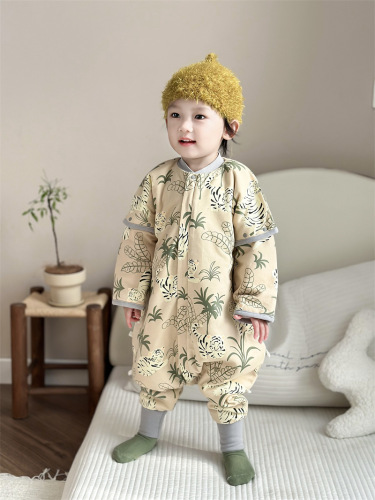 The second batch of winter constant temperature sleeping bags, baby anti-kicking quilts, children's split-leg sleeping bags, baby pajamas, loosely adjustable length