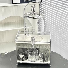 ウサギの冷たい水筒は蛇口を持っています。