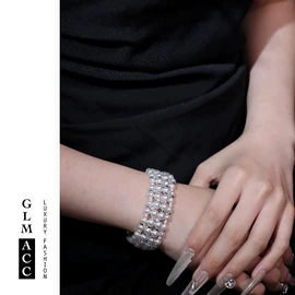 项链;耳钉;手链