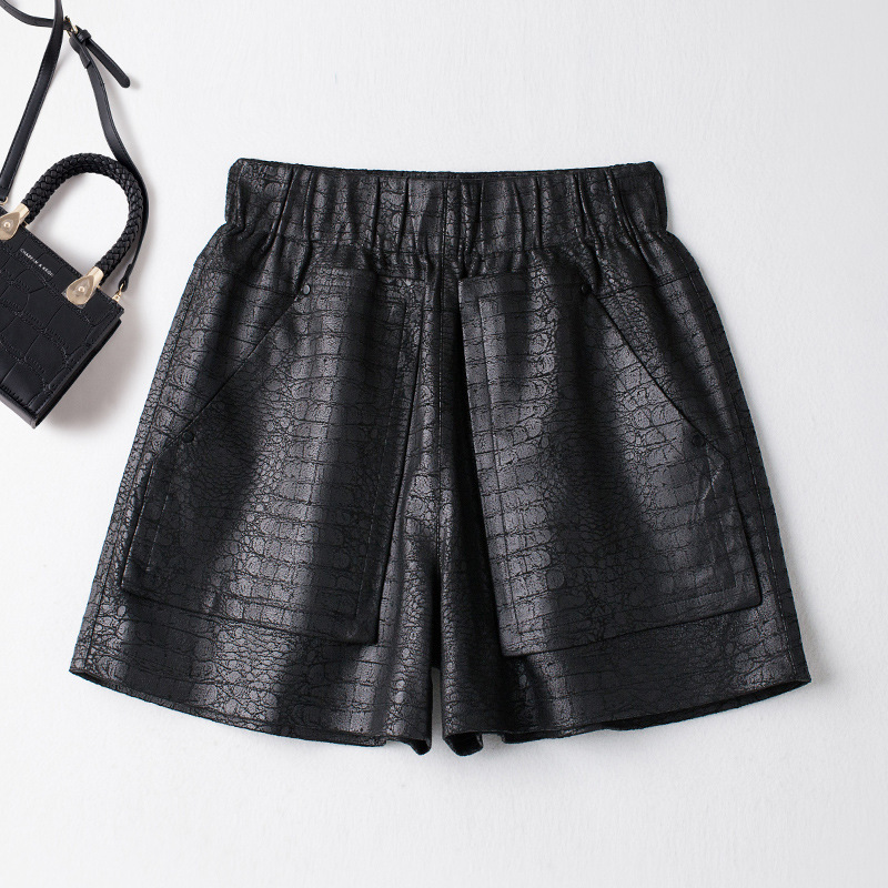 High-Waisted Slim Pu Leather Shorts for Women, Autumn and Winter New Women's Crocodile Pattern Large Size Leather Pants, Versatile Slim Outer Boot Pants