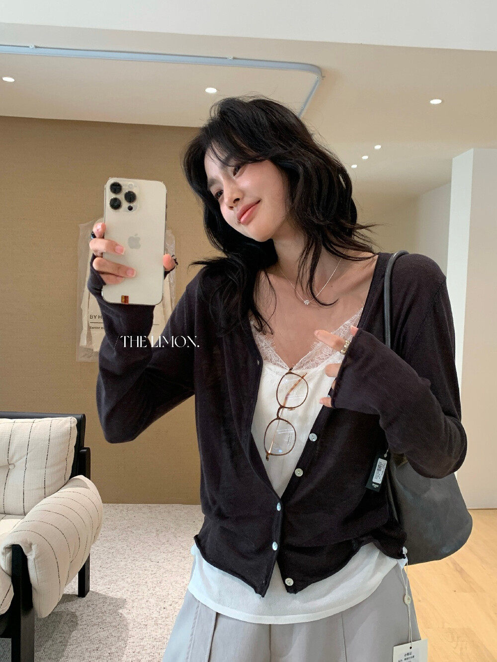 Áo khoác cardigan V-neck dệt kim sợi tencel linen chống nắng mỏng nhẹ xuân hè — Đỏ thẫm, Xám cacbon, xám đậm, trắng ngà chi tiết 9
