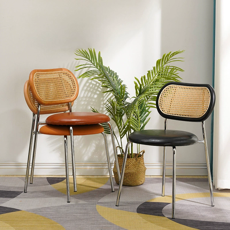 Скандинавский обеденный стул из ротанга