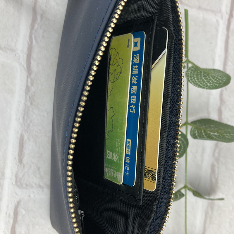 long polyurethane wallet to go out