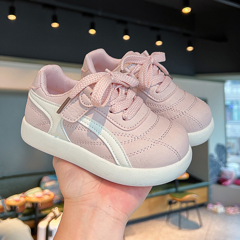 Zapatos infantiles Gump 2026 primavera y otoño nuevos zapatos de entrenamiento alemán retro de suela gruesa zapatos casuales de suela suave zapatos de tablero blanco para estudiantes