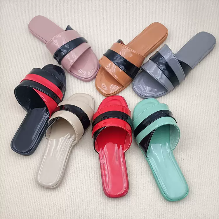 跨境外贸女外穿平底拖鞋时尚防滑夏季新款气质百搭一字拖slippers