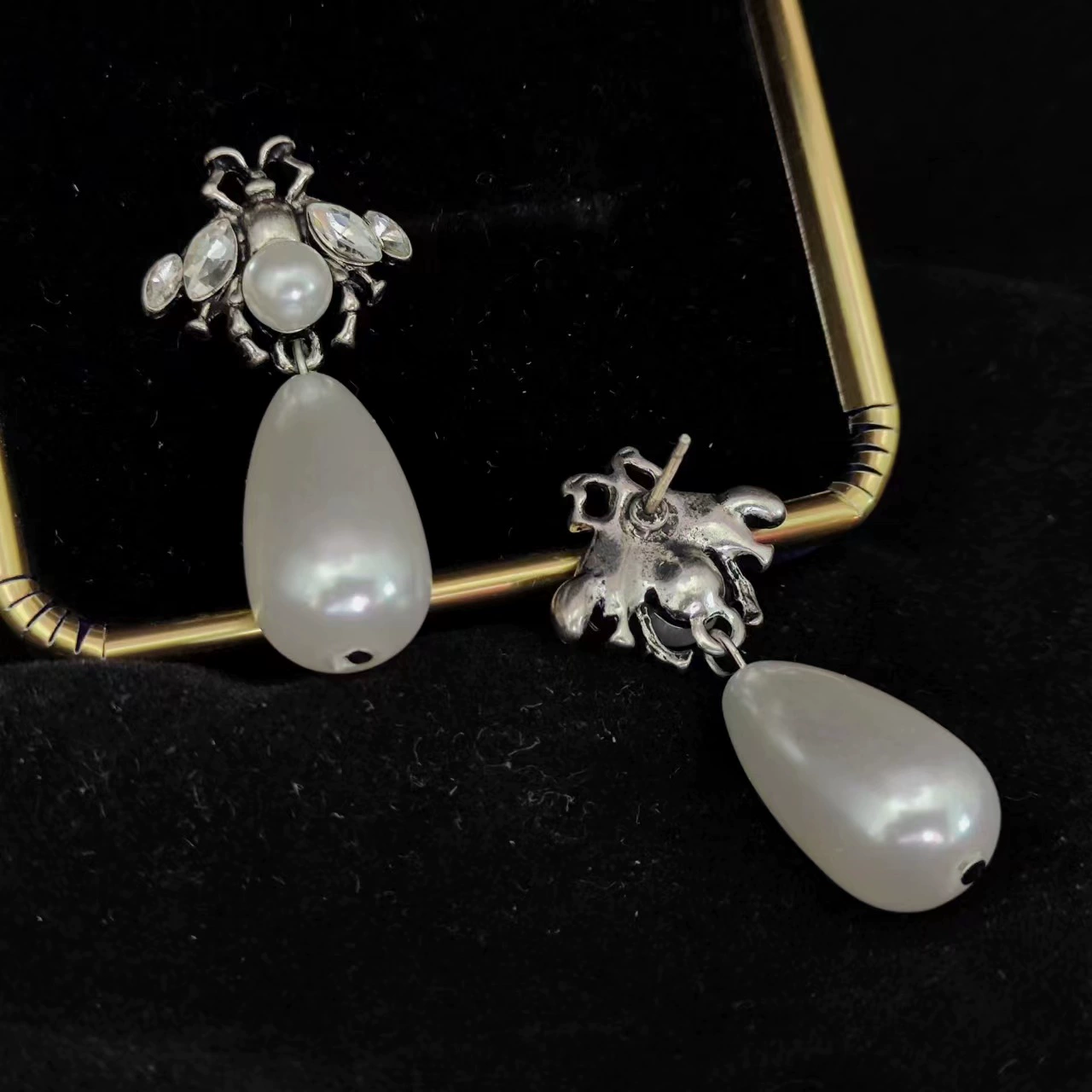 Винтажный стиль ретро французский средневековый рифлюкс, полные diamonds, пчелиная форма, клип с жемчугом Барокко, специальной формы, высокий стиль