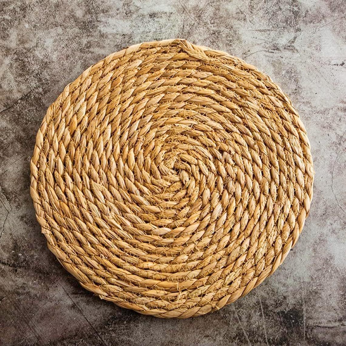 Venta caliente de Amazon manteles individuales de paja, posavasos de paja, almohadillas de aislamiento térmico, almohadillas de olla de arena tejidas con paja para la decoración de la mesa