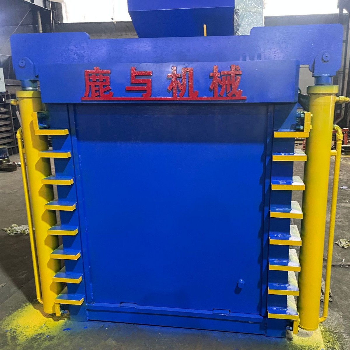 大型打包机打包吨包袋废纸箱易拉罐饮料瓶薄铁彩钢瓦等废品站压缩