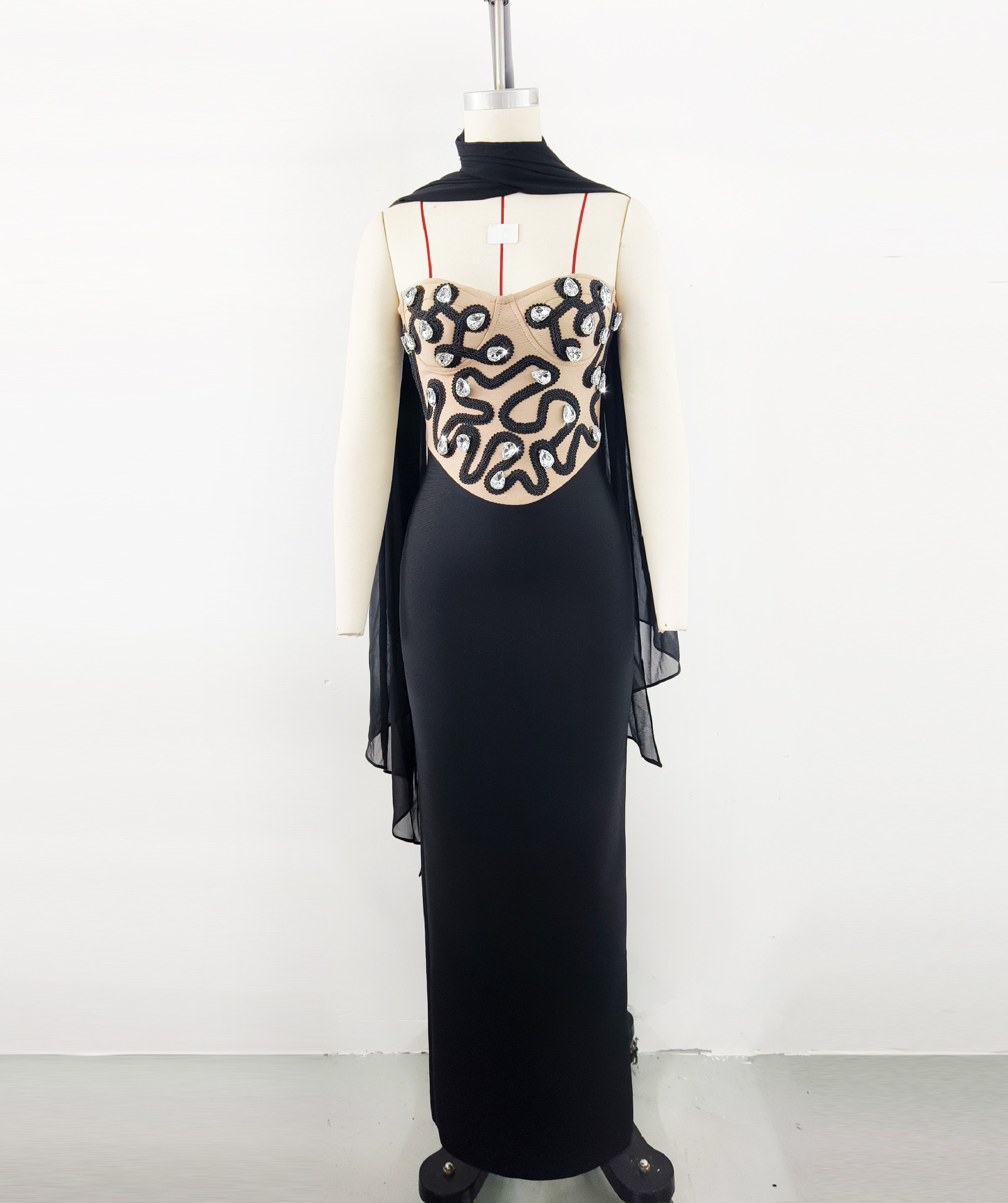2025 transfronterizo vestido de noche de diamantes exquisitos de alta gama para mujeres europeas y americanas vestido de vendaje elástico de temperamento de banquete para mujeres