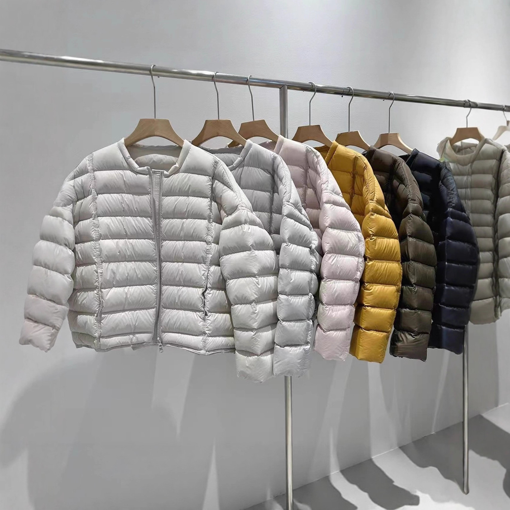 Korean Style down Jacket for Women, White Duck Down, Round Neck, 2025 Autumn and Winter New Style, Petite Fashion Short Puffer Jacket