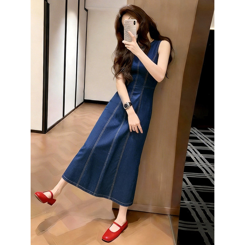 French Retro Denim Dress for Women, Summer Waist-Cinching Slimming Sleeveless Tank Dress, Mid-Length Design Dress French Retro Denim Dress for Women, Summer Waist-Cinching Slimming Sleeveless Tank Dress, Mid-Length Design Dress