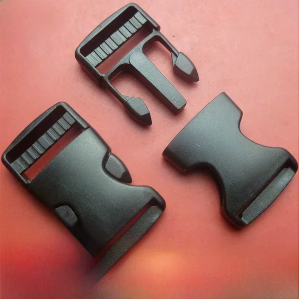 The Manufacturer Has Ready Stock of Plastic Buckles, High-Quality Pom Buckles, Waist Bag Adjustment Buckles, Single Pull Strap Buckles