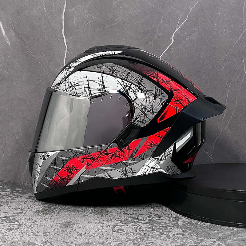 Casco LVS para hombres y mujeres cubierta completa casco de exposición de doble lente personalidad Bluetooth verano medio casco Four Seasons carreras de coches eléctricos