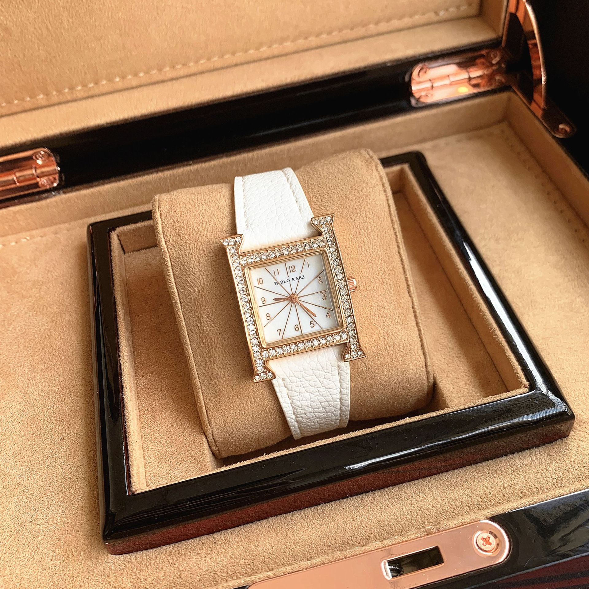 2024 Nové, nejprodávanější hodinky Špičkové lehké luxusní dámské hodinky Instagram Luxusní plně automatické vodotěsné hodinky Autentické_voghion.com