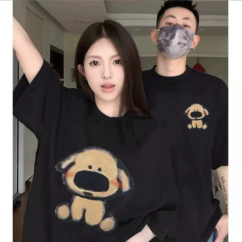 Одинаковые футболки из чистого хлопка для пар, новый летний стиль, свободный крой, стройнящие, уникальный дизайн, модные брендовые топы для мужчин и женщин, школьная форма.