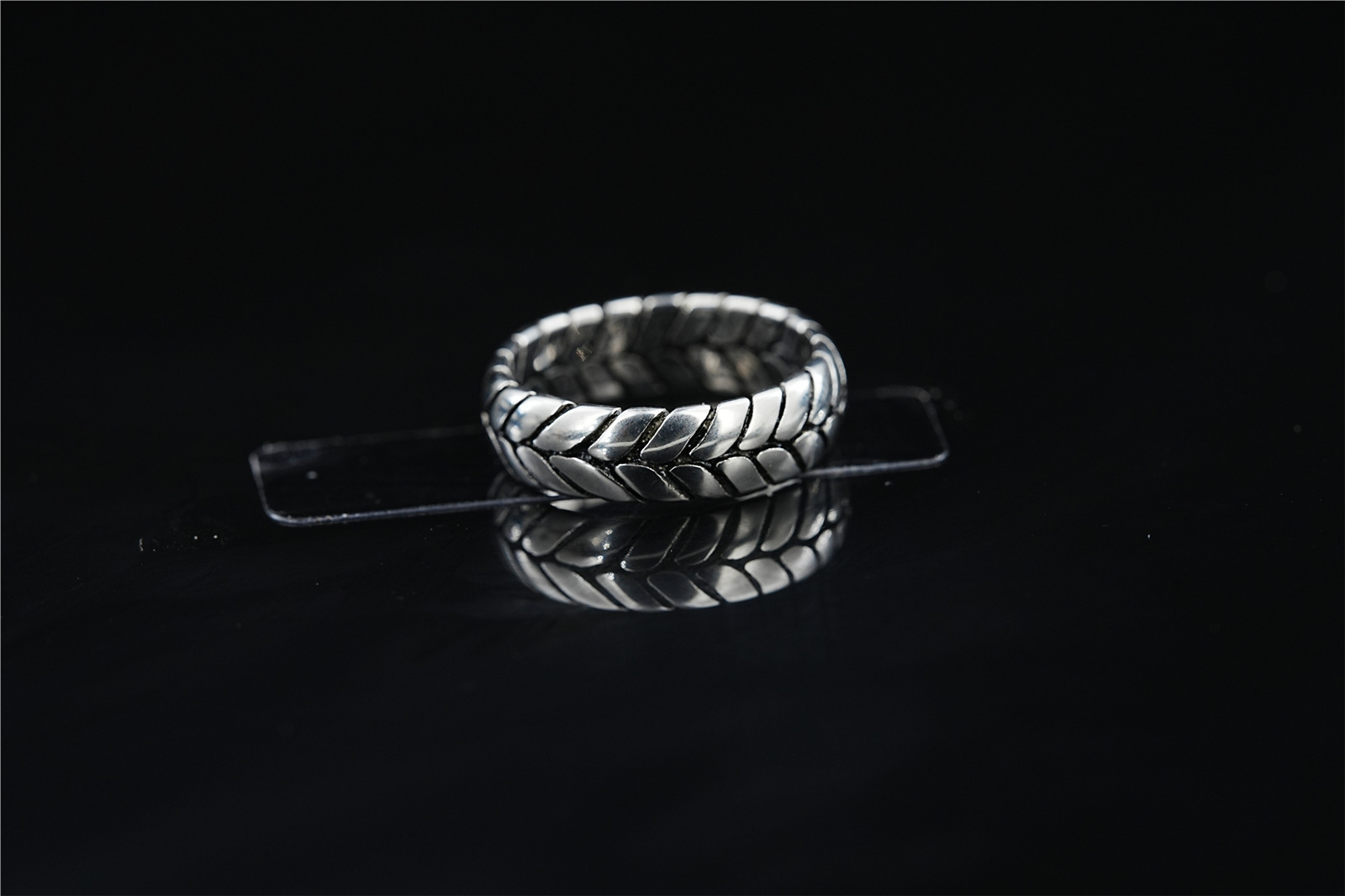 Retro Simple Style Solid Color Titanium Steel Irregular Plating Rings display picture 3