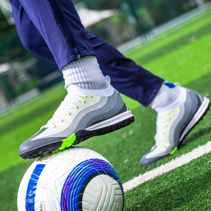 Professional Soccer Shoes With Studs And Electroplated Soles Unisex_voghion.com