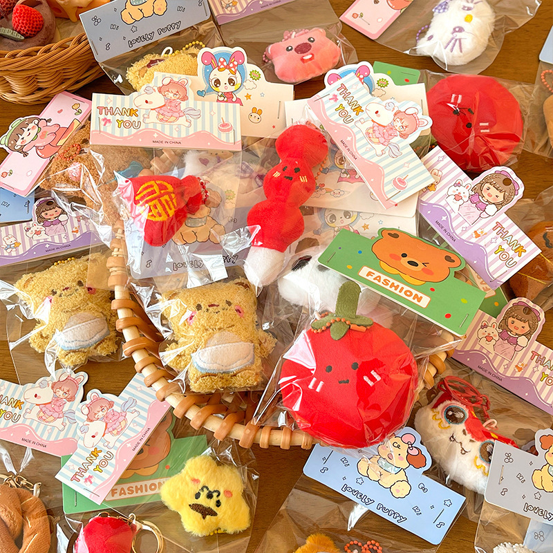 イベントの屋台用の小さなギフト、かわいいぬいぐるみペンダント、人形バックパック、キーホルダー、人形アクセサリー|undefined