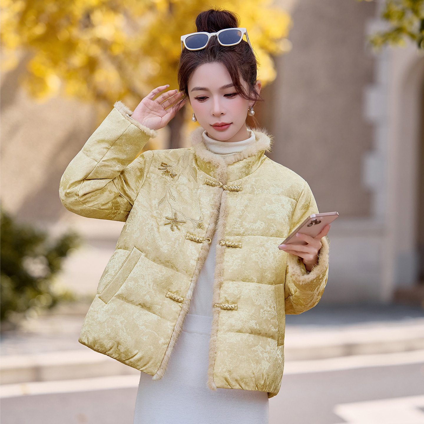 新中式白鹅绒羽绒服女2025冬季保暖高级感狐狸毛袖口外套HR259